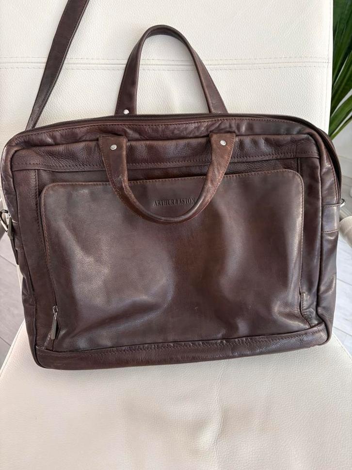 Arthur & Aston, Computers en Software, Laptoptassen, Zo goed als nieuw, Aktetas, 17 inch of meer, Ophalen of Verzenden