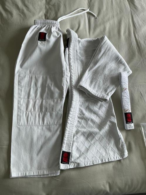 Essimo , judopak,  maat 150,, Sport en Fitness, Vechtsporten en Zelfverdediging, Gebruikt, Judo, Vechtsportpak, Maat XS of kleiner