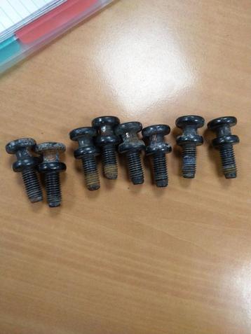 Bolkopen bouten stoelen bank Transporter T4  beschikbaar voor biedingen