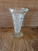 Vaas van glas, Huis en Inrichting, Woonaccessoires | Vazen, Wit, Ophalen of Verzenden, Minder dan 50 cm, Glas