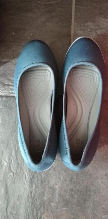 Crocs maat 38  beschikbaar voor biedingen