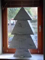 Aangeboden;een witte,staande houten kerstboom met haakjes., Diversen, Ophalen, Zo goed als nieuw