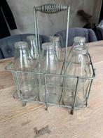 Zinken melkrek met 6 oude glazen melkflessen, Ophalen of Verzenden, Zo goed als nieuw