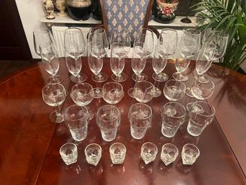 Glazen set ongebruikt! beschikbaar voor biedingen