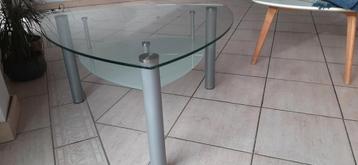 Glazen design bijzettafel met chromen poten  beschikbaar voor biedingen