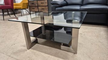 Strakke industriële design glazen salontafel  beschikbaar voor biedingen