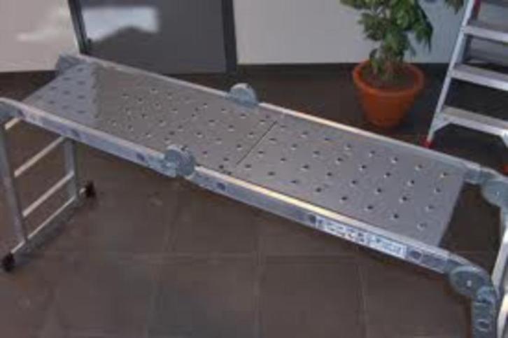 Te huur: Vouwladder 4x3 treden inclusief steiger huren lenen, Doe-het-zelf en Verbouw, Ladders en Trappen, 2 tot 4 meter, Opvouwbaar of Inschuifbaar