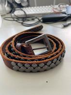 Mooie bruine riem met studs 90, Tailleriem, Ophalen of Verzenden, Zo goed als nieuw, Bruin