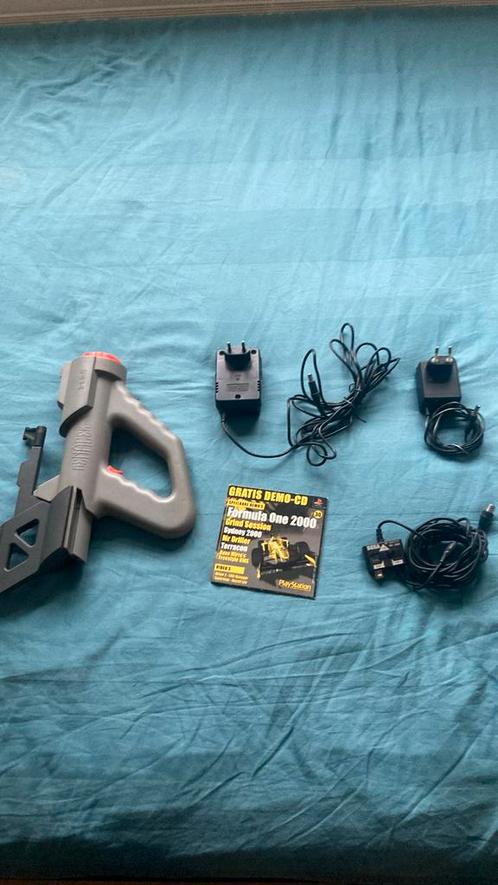 Sega accessoires + ps1 game, Spelcomputers en Games, Games | Atari, Zo goed als nieuw, Atari 2600, 1 speler, Vanaf 3 jaar, Verzenden