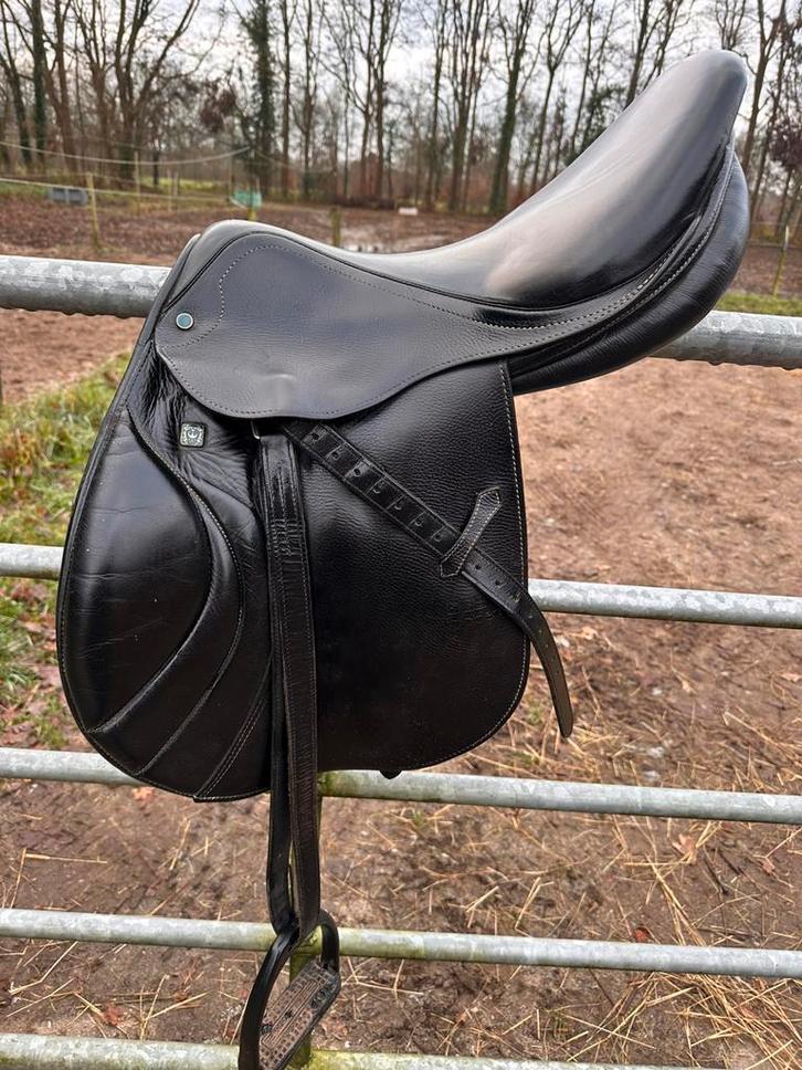 Stubben portos 16inch boom 31 SPRINGZADEL, Dieren en Toebehoren, Paarden en Pony's | Zadels, Gebruikt, Springen, Ophalen of Verzenden