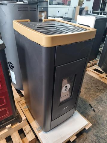 Wifi Pelletkachel freepoint Life 9 T1 nu voor €1350,00 beschikbaar voor biedingen