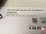 VW Audi Seat Skoda VAG Bodemplaat 5Q0825236, Auto-onderdelen, Gebruikt, Volkswagen AG, Berliner Ring 2
38440  Wolfsburg, DE, Volkswagen