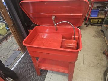 Reinigingsbak 90 liter met pomp izgs beschikbaar voor biedingen