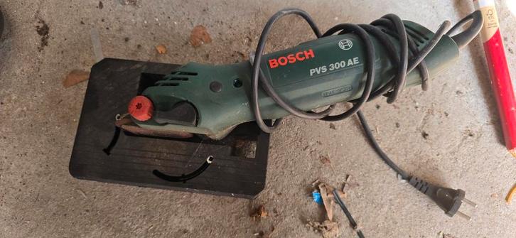 Bosch bandschuurmachine, Doe-het-zelf en Verbouw, Gereedschap | Schuurmachines, Gebruikt, Bandschuurmachine, 600 tot 1200 watt