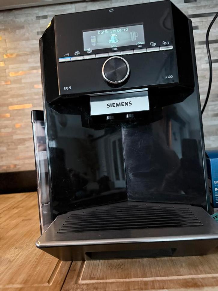 Siemens EQ.9 S300, Witgoed en Apparatuur, Koffiezetapparaten, Zo goed als nieuw, Gemalen koffie, Koffiemachine, Ophalen of Verzenden