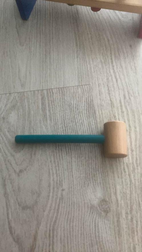 Kinder speelgoed- rek met dingen om te slaan met een hamer, Kinderen en Baby's, Speelgoed | Kinderpuzzels, Zo goed als nieuw, 2 tot 4 jaar