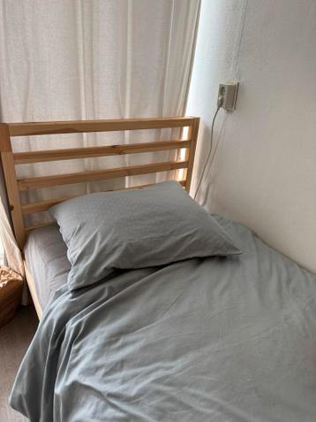 IKEA bed + lattenbodum + matras Amper Gebruikt! - afbeelding 4