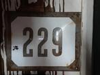 Emaille bord nummerbord huisnummer 229 brocante, Antiek en Kunst, Curiosa en Brocante, Ophalen of Verzenden