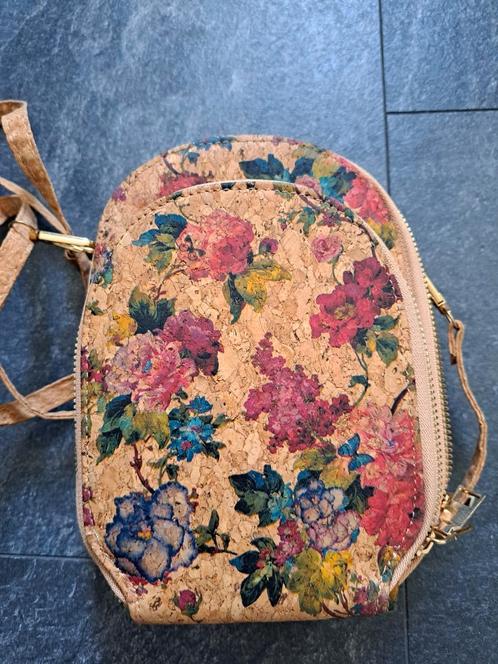 Crossbody tas, van kurk met 3 vakken, goudkleurig, Sieraden, Tassen en Uiterlijk, Tassen | Damestassen, Zo goed als nieuw, Schoudertasje