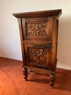 Antiek houten kastje met snijwerk, Antiek en Kunst, Ophalen