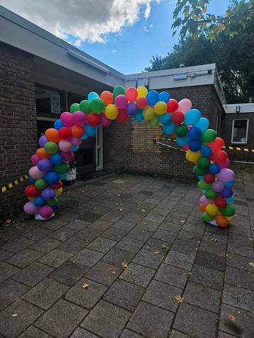 TE HUUR: Ballonnenboog 3x2.5 meter.  beschikbaar voor biedingen