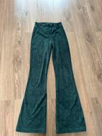 America Today groene flair broek maat xs, Kleding | Dames, Broeken en Pantalons, Ophalen of Verzenden, Zo goed als nieuw, Maat 34 (XS) of kleiner