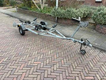 Boot trailer aanhanger kar motorboot rib rubberboot 4 M. beschikbaar voor biedingen
