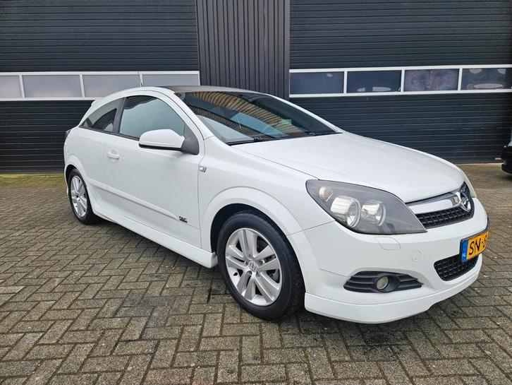 Opel Astra OPC 1.4 16V GTC 2008 Wit, APK, Trekhaak, Auto's, Opel, Particulier, Astra, ABS, Adaptive Cruise Control, Airbags, Airconditioning