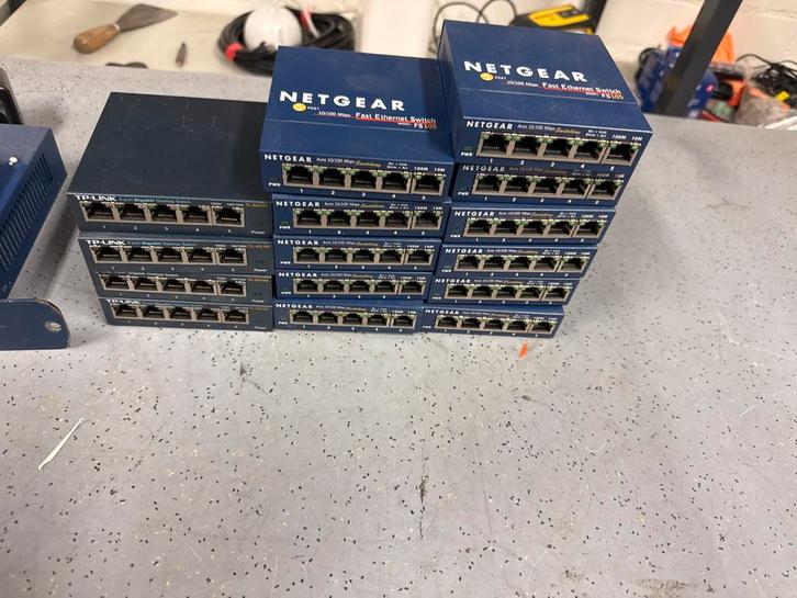 Netgear Switch Partij - 2 stuks, Computers en Software, Netwerk switches, Gebruikt, Ophalen