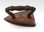 Oud Metalen mini strijkijzer ., Ophalen of Verzenden