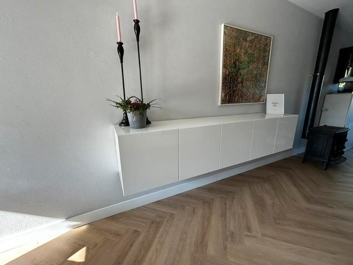 Mooi zwevend dressoir, Huis en Inrichting, Kasten | Dressoirs, Zo goed als nieuw, 200 cm of meer, 25 tot 50 cm, Ophalen