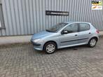 Peugeot 206 1.4 XT airco automaat! Zeer leuke autos! 194dkm, Stof, Metallic lak, Bedrijf, 39 €/maand