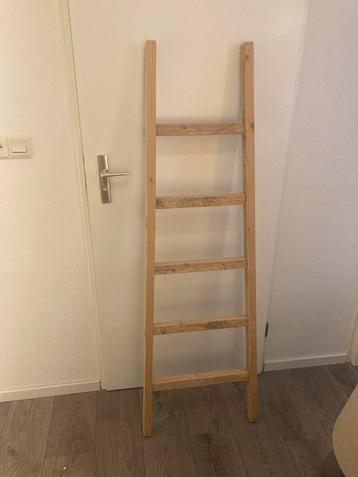 Decoratieve houten ladder/trap - 45x135 cm beschikbaar voor biedingen