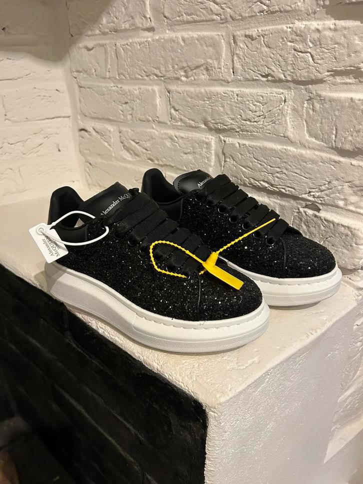 Alexander McQueen Sneaker van kalfsleer met glitter, Kleding | Dames, Schoenen, Zo goed als nieuw, Sneakers of Gympen, Wit, Ophalen of Verzenden