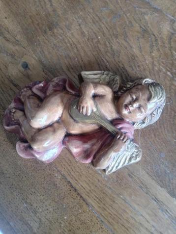 mooi ouder gipsen muurbeeldje engeltje met mandoline beschikbaar voor biedingen