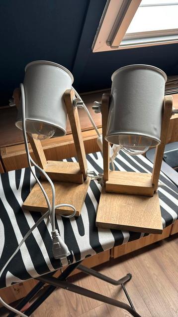 Industriele tafel lampen of nachtlampjes. beschikbaar voor biedingen