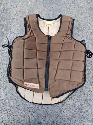 Bruine bodyprotector, kindermaat XL beschikbaar voor biedingen