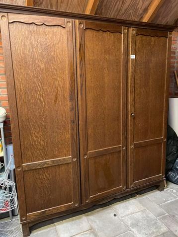 Eikenhouten kledingkast / wandkast / opbergkast / schuurkast beschikbaar voor biedingen