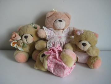 Forever Friends 4 beren in het roze baby luier jurk rozen beschikbaar voor biedingen