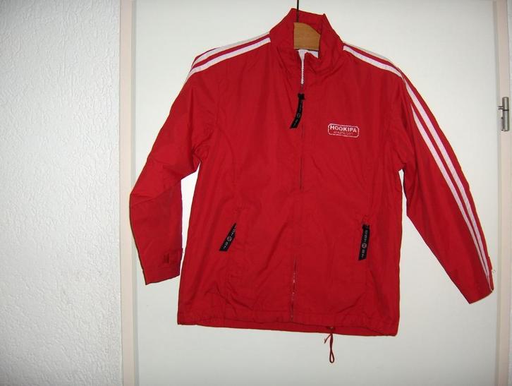 Brede rood gevoerde zomerjas jas HOOKIPA mt 152 prima staat, Kinderen en Baby's, Kinderkleding | Maat 152, Gebruikt, Jongen, Jas
