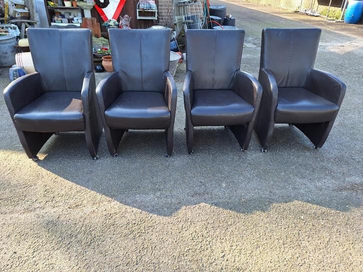4 kuipstoelen op wieltjes, Huis en Inrichting, Stoelen, Zo goed als nieuw, Vier, Leer, Bruin, Ophalen