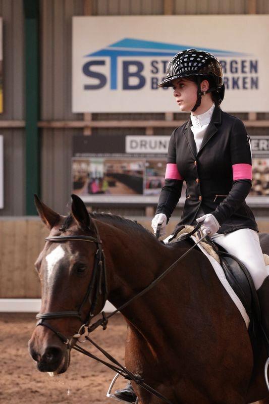 verzorger aangeboden & pony gezocht !, Dieren en Toebehoren, Paardrijkleding, Ophalen of Verzenden