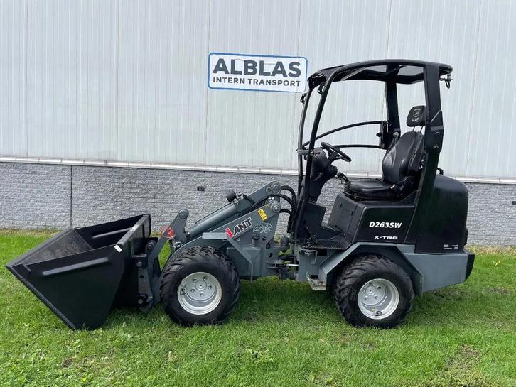 Giant 263SWT shovel kniklader met slechts 286 uur, Zakelijke goederen, Machines en Bouw | Kranen en Graafmachines, Wiellader of Shovel