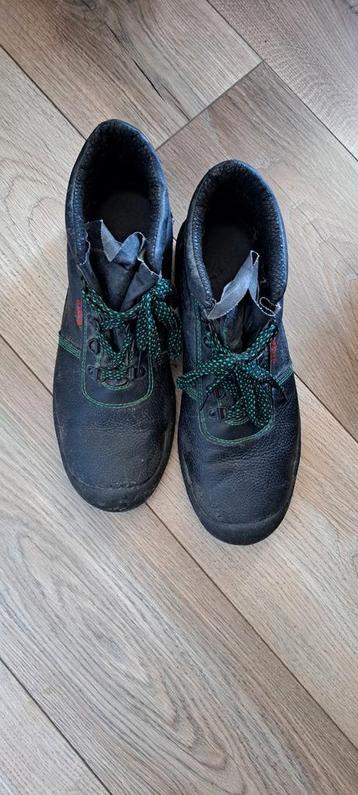 Werkschoenen met stalen neus maat 45, gebruikte staat beschikbaar voor biedingen