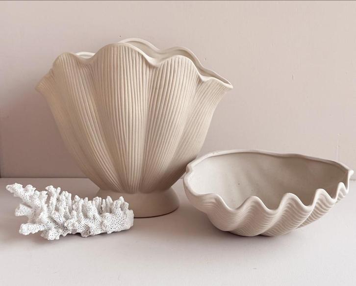 Schelpvormige schaal/mand en Vaas van H&M- Decoratief, Huis en Inrichting, Woonaccessoires | Schalen en Manden, Zo goed als nieuw