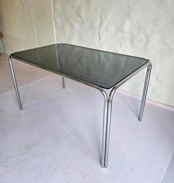 Vintage tafel eettafel grijs glas op chromen buisframe beschikbaar voor biedingen