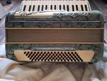 Marinucci Accordeon. beschikbaar voor biedingen