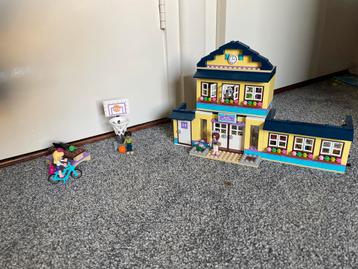 Lego friends school beschikbaar voor biedingen