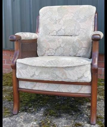 Klassiek eiken fauteuils. TOP CONDITIE NIEUWSTAAT beschikbaar voor biedingen