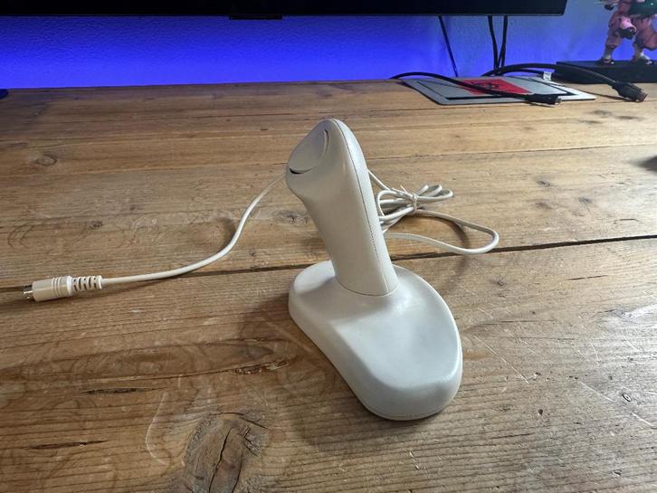 Zeldzame Anir Mouse – Verticale Ergonomische Muis, Computers en Software, Muizen, Zo goed als nieuw, Muis, Rechtshandig, Bedraad